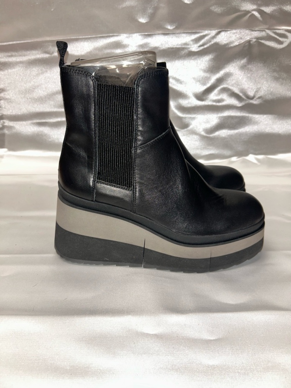 Naked Feet Guild Black Leather Platform Chelsea Boots Ankle Boot Women's 7.5M